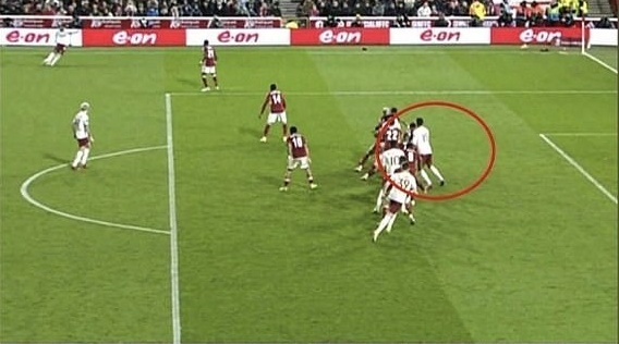 Pha bong tranh cai trong tran thang cua MU hinh anh