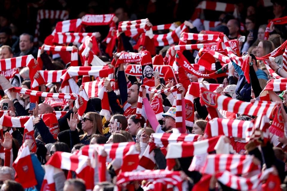 Hinh anh gay sung sot cua bong da Anh hinh anh