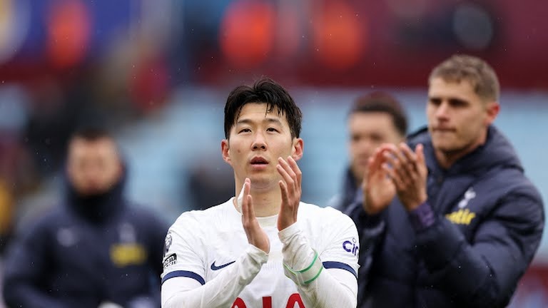 Hinh anh Son Heung-min nhat rac tren san gay chu y hinh anh