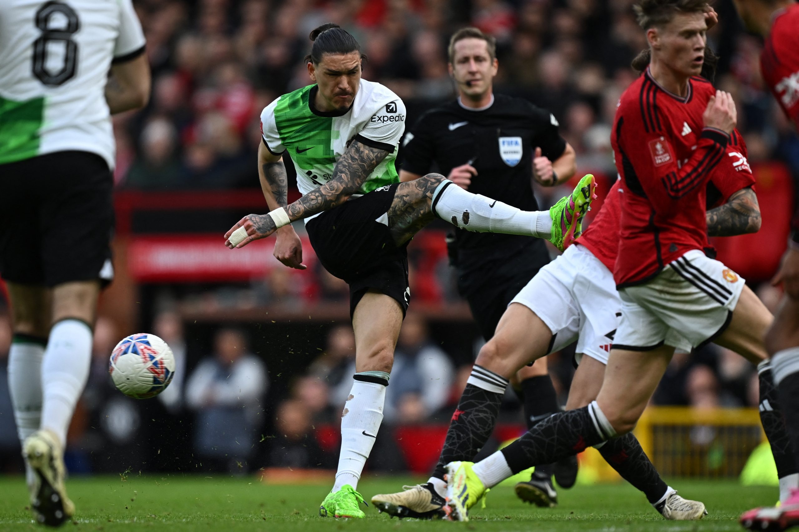 Liverpool lien tiep gap han sau tran thua MU hinh anh