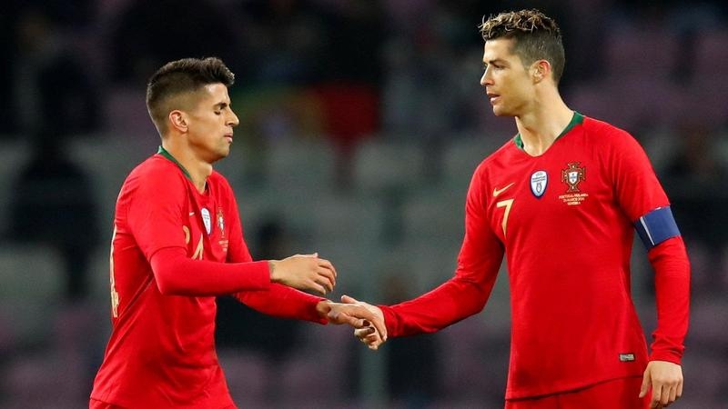 Cancelo: 'Thoi dinh cao cua Ronaldo da qua' hinh anh