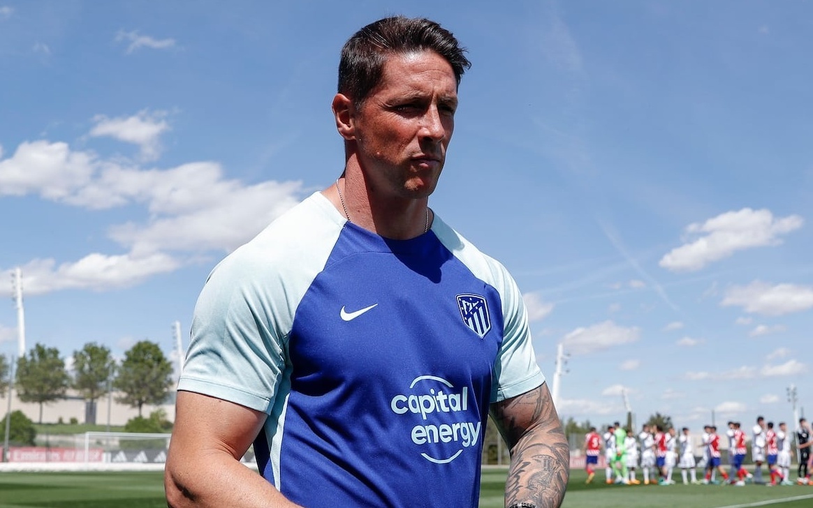 Torres thay doi ngoai hinh chong mat hinh anh