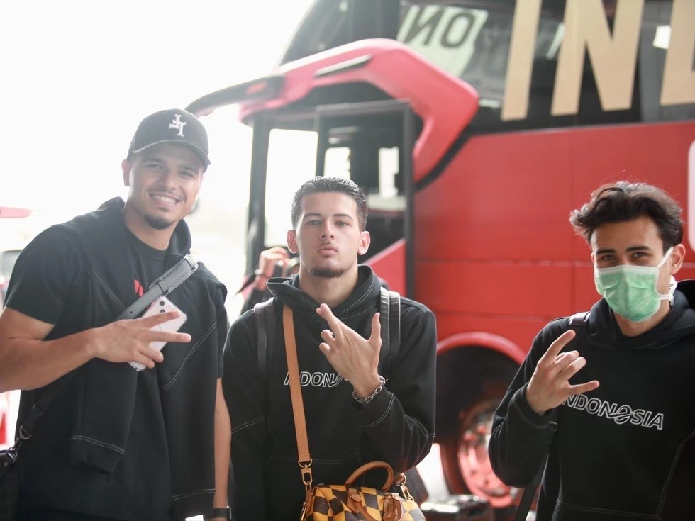 Tuyen Indonesia gap su co khi sang Viet Nam hinh anh