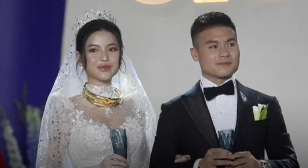 Khoanh khac xuc dong o dam cuoi Quang Hai hinh anh