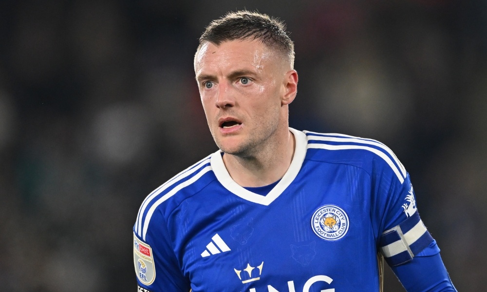 Ben do bat ngo cho Jamie Vardy hinh anh