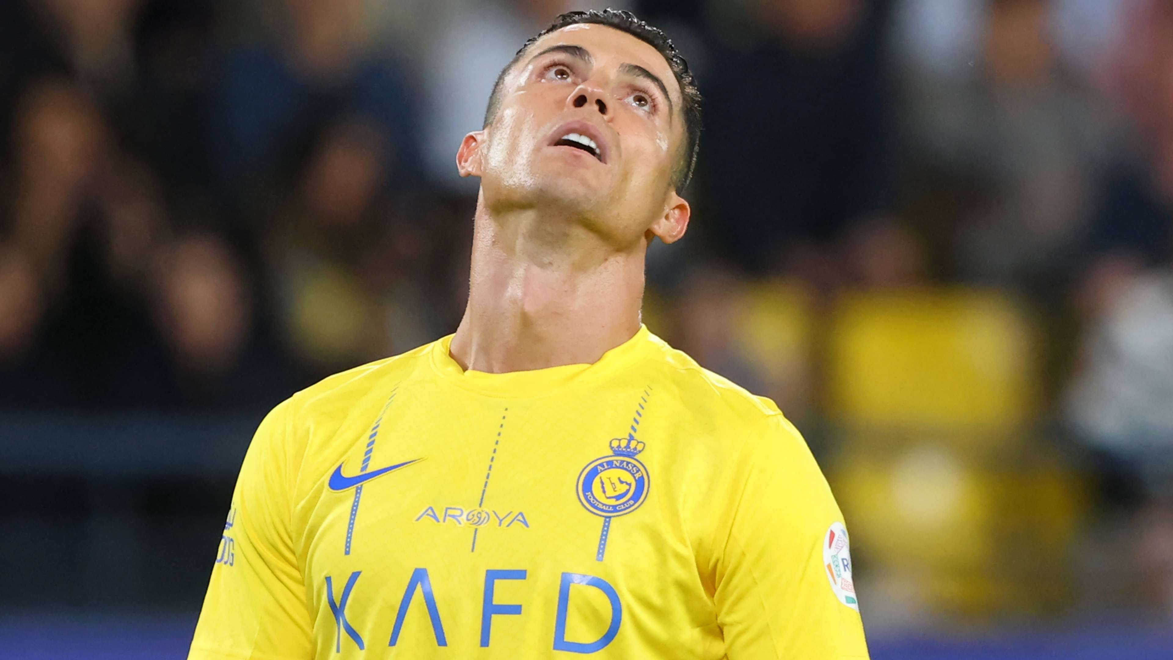 Ronaldo sap bi trung phat hinh anh