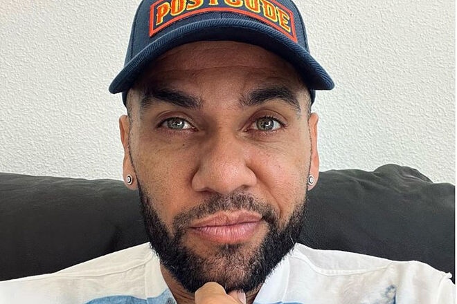 Thoi diem Dani Alves tro lai nha tu hinh anh