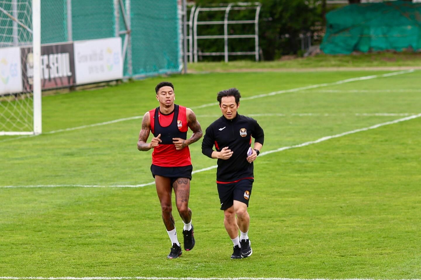 Bat ngo voi Lingard hinh anh