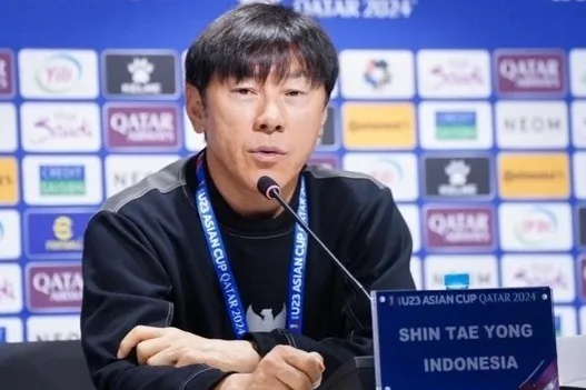 HLV Shin Tae-yong tro lai Indonesia hinh anh