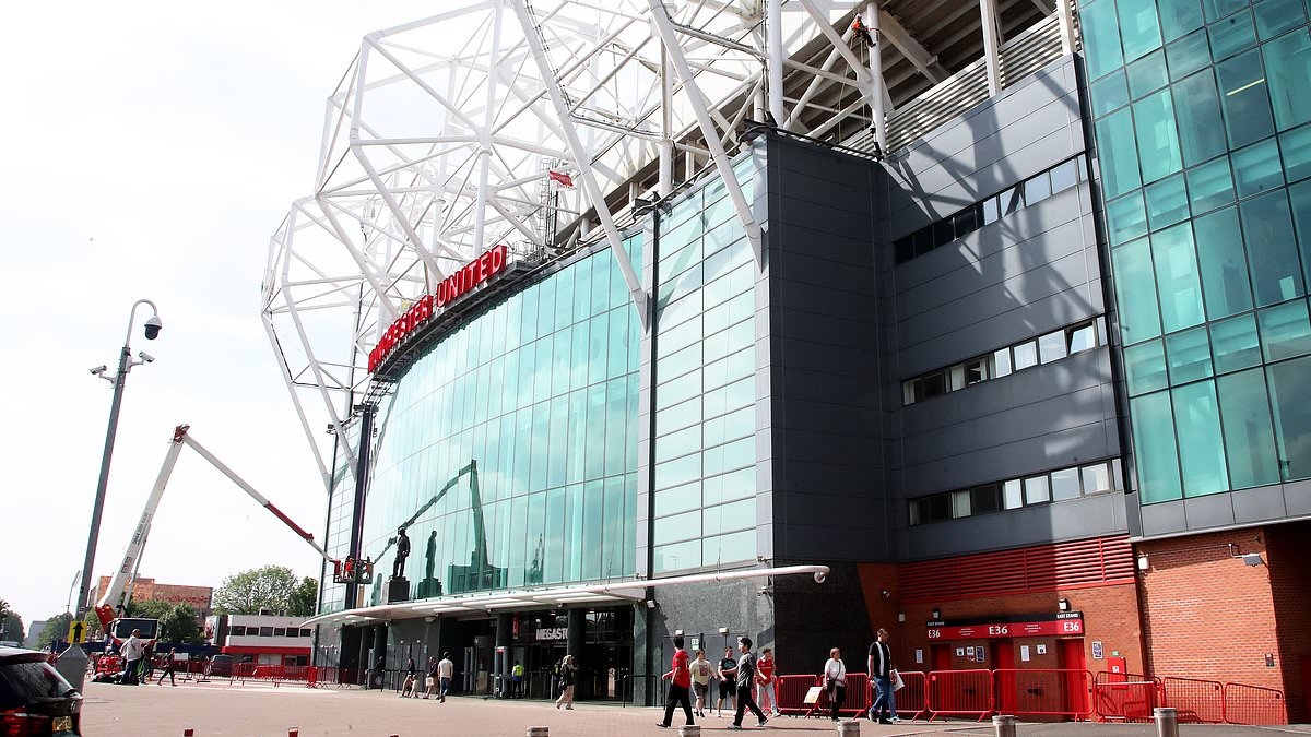 MU sua chua Old Trafford anh 3
