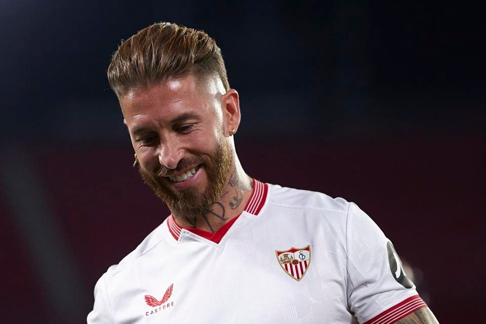 Ramos sap gia nhap doi bong chua 'ton tai' hinh anh