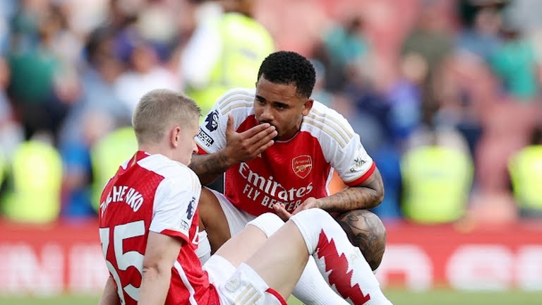 Dan sao Arsenal do guc hinh anh