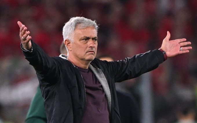 Mourinho lan dau tro lai voi bong da sau khi roi Roma hinh anh