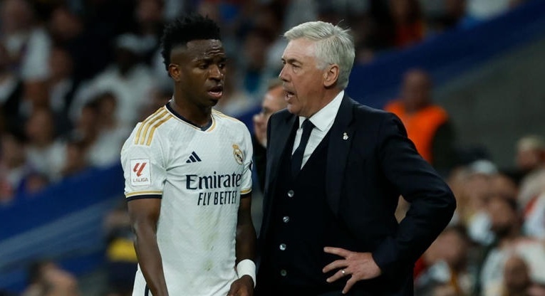 HLV Ancelotti mang Vinicius hinh anh