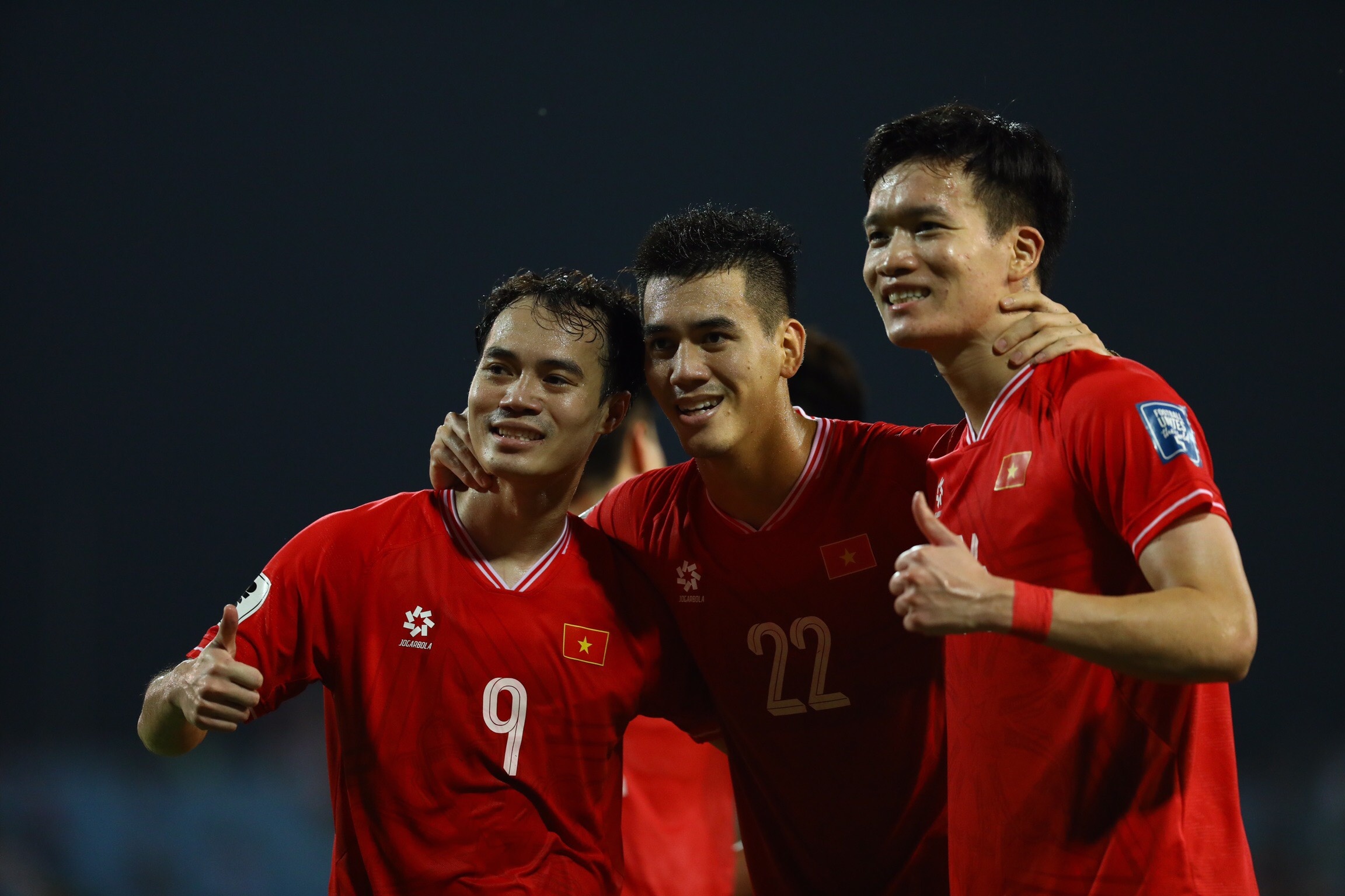 Tien Linh hoan tat cu dup vao luoi Philippines hinh anh