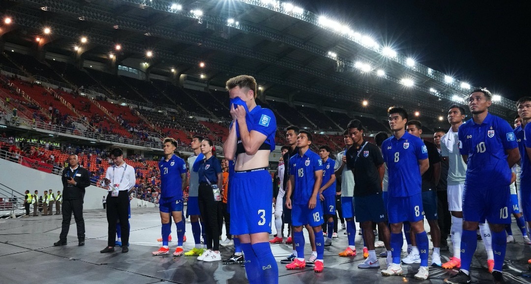 Cau thu Thai Lan khoc anh 5