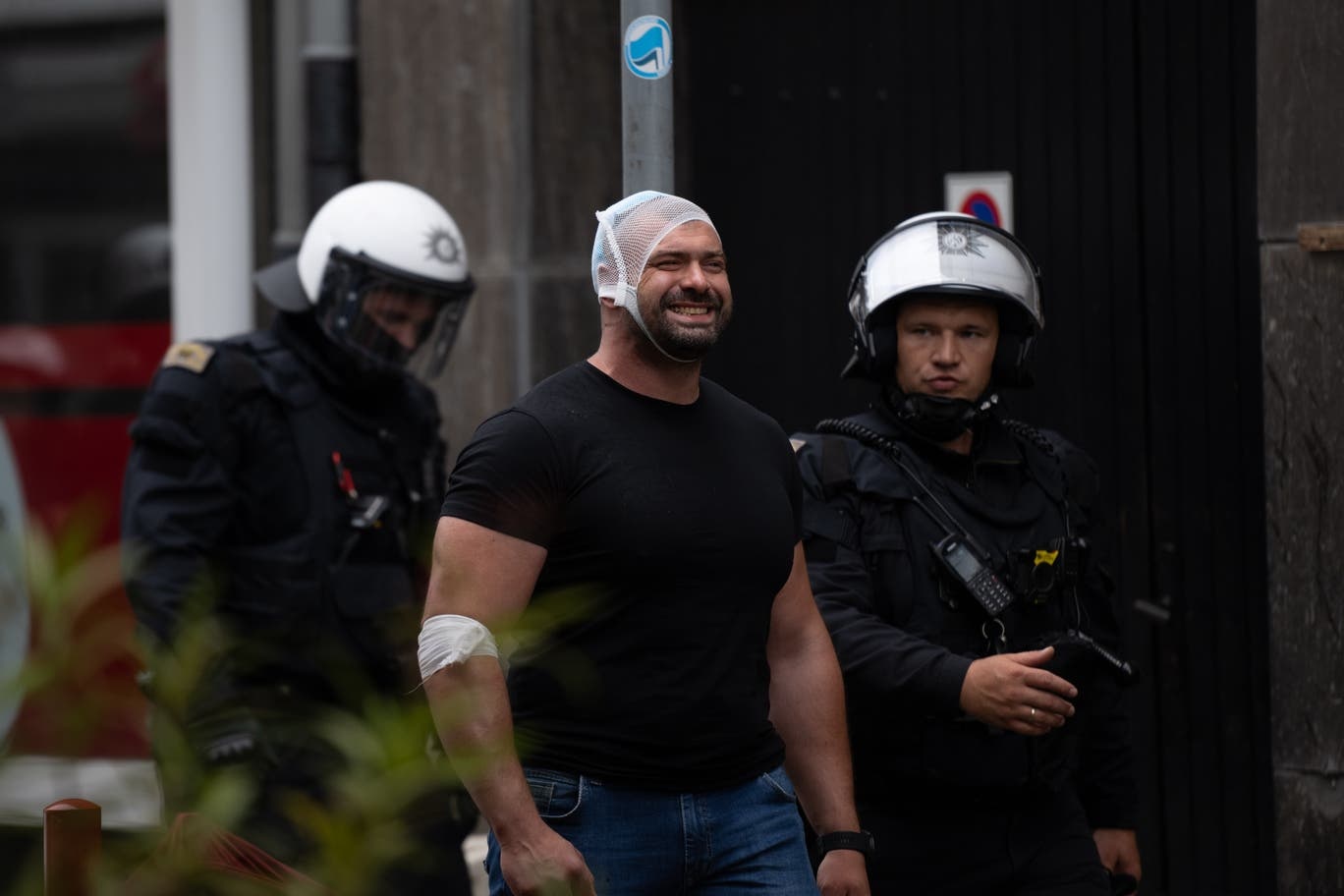 Au da truoc tran Serbia gap Anh o EURO 2024 hinh anh