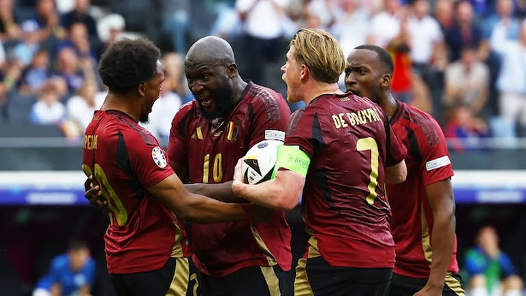 HLV tuyen Bi: 'Lukaku la cau thu dang cap hang dau' hinh anh