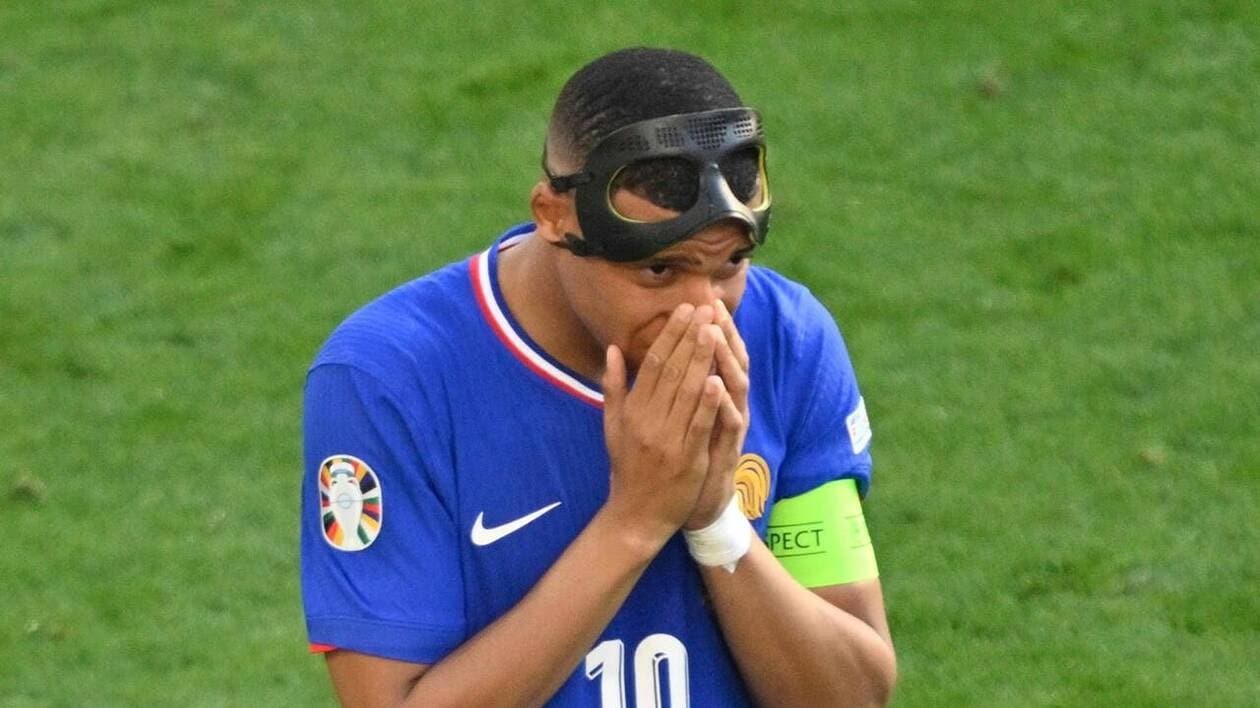 Mbappe chui the hinh anh