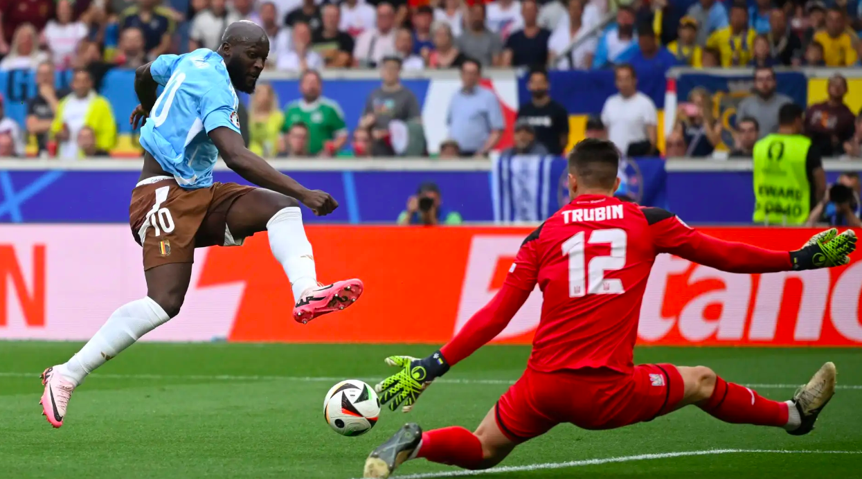 De Bruyne ngao ngan Lukaku anh 1