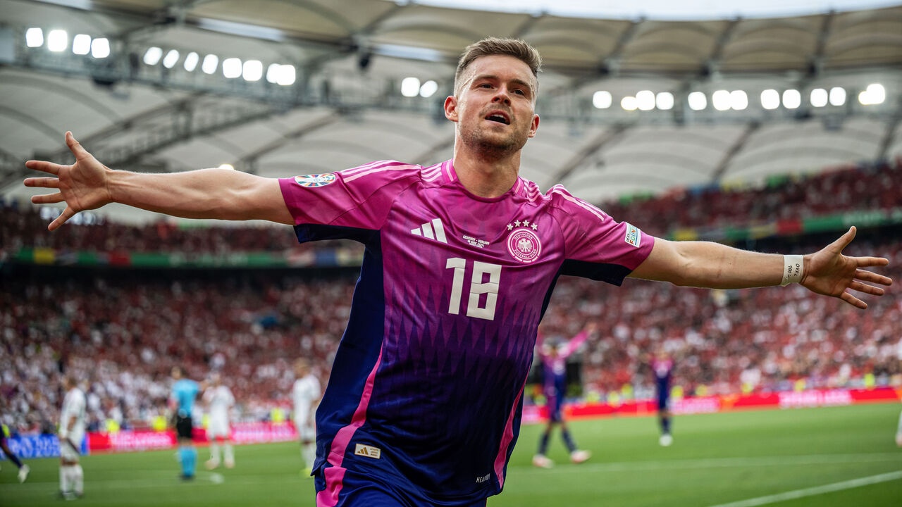 Doi hinh hay nhat EURO anh 5