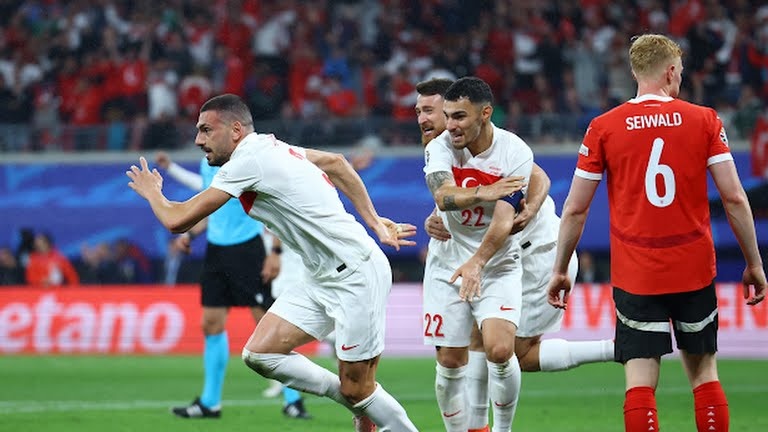 Highlights EURO 2024: Ao 1-2 Tho Nhi Ky hinh anh