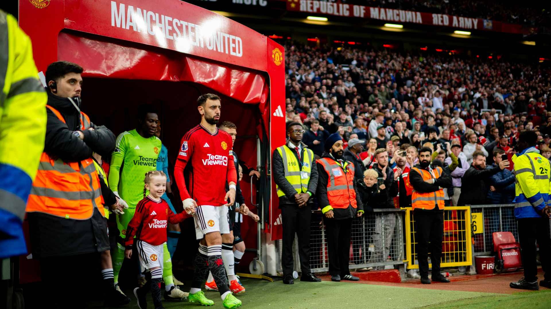 Dien mao moi cua san Old Trafford hinh anh