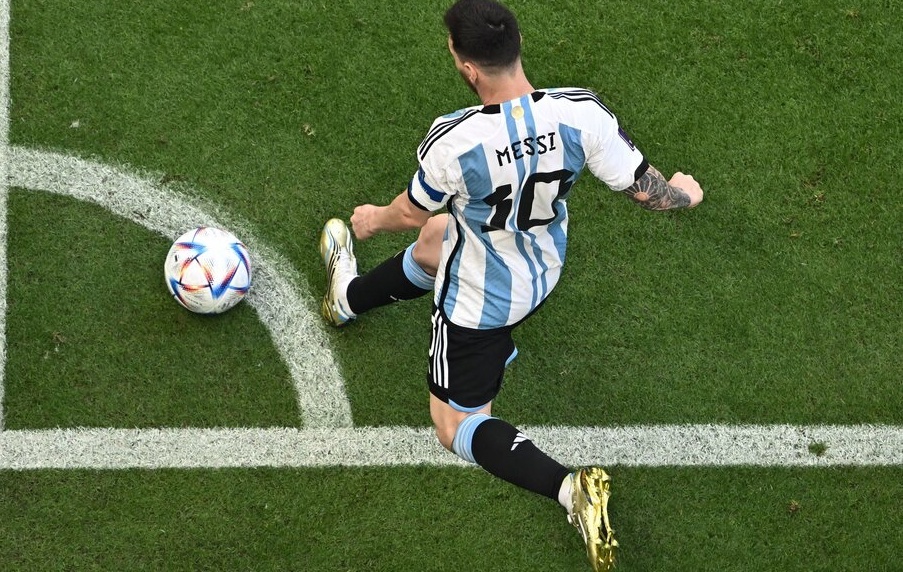 Messi giup Argentina mo ty so hinh anh