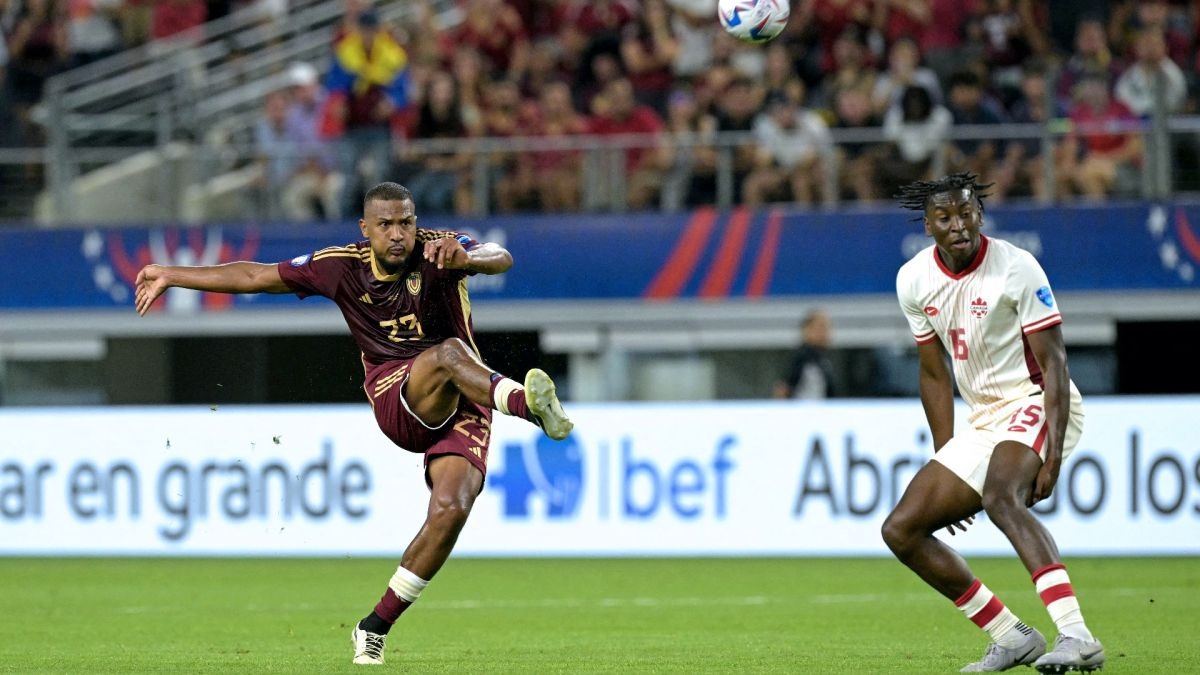 Sieu pham lop bong tu khoang cach hon 35 m o Copa America 2024 hinh anh