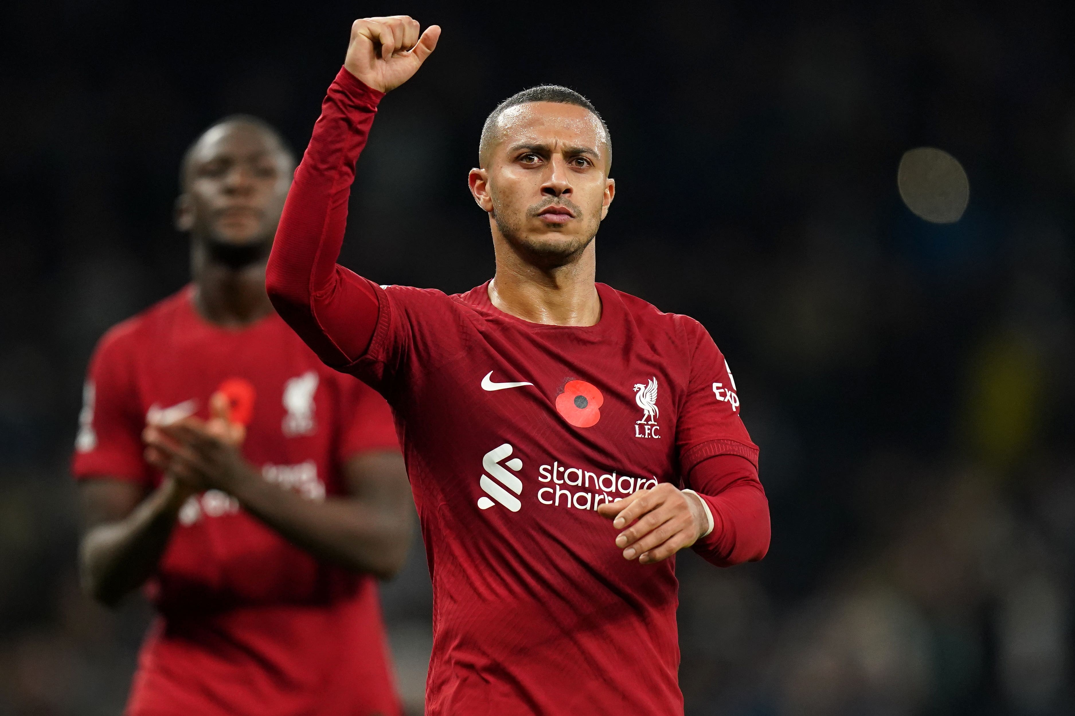 Thiago giai nghe hinh anh