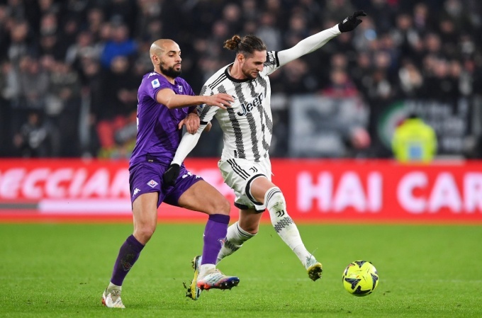 MU mua sam ram ro anh 2