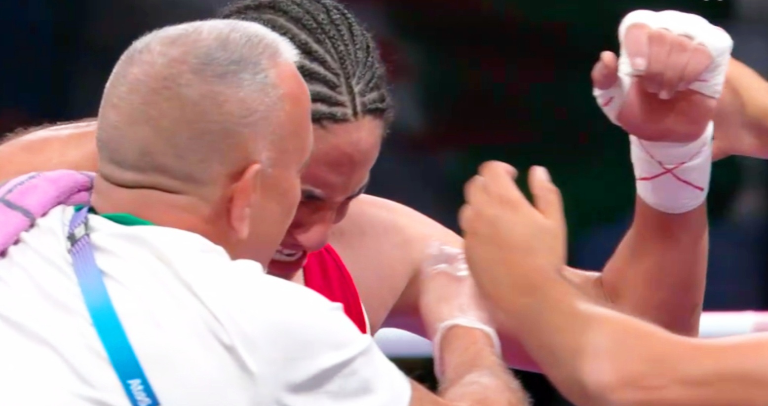 Imane Khelif khoc anh 4