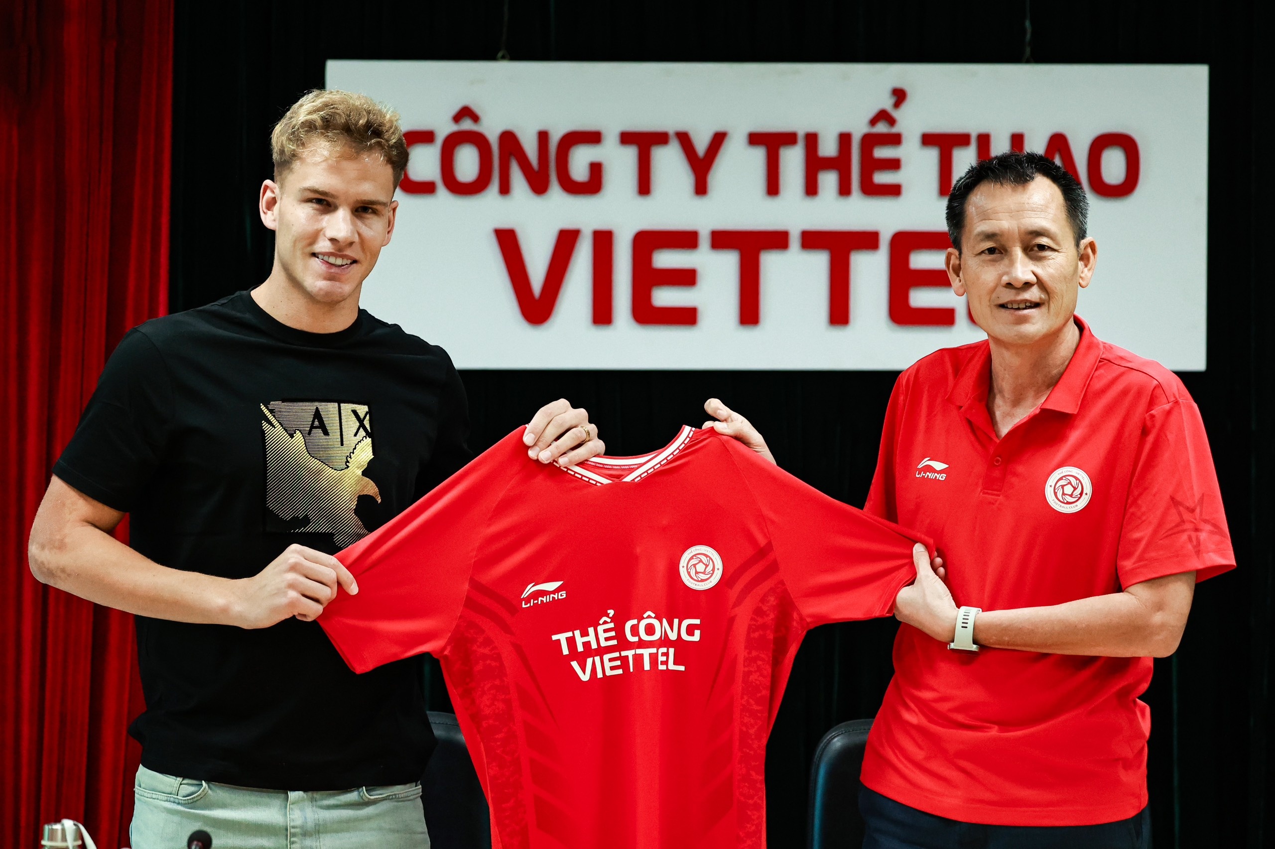 The Cong Viettel chieu mo cau thu tung du vong loai cup chau Au hinh anh