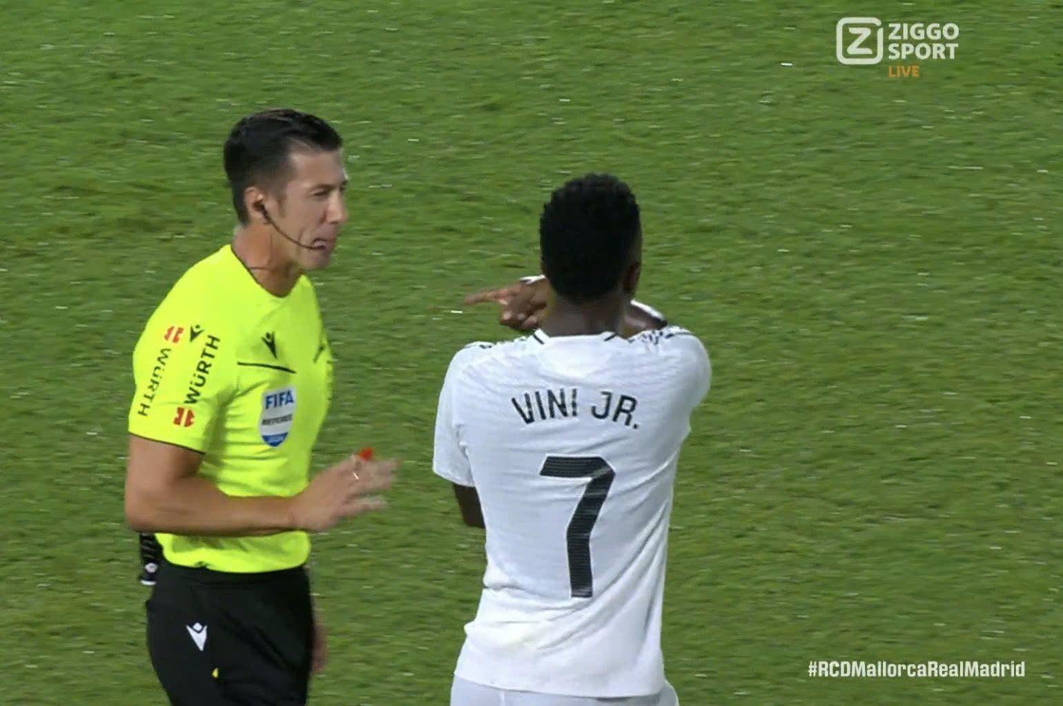 Vinicius khinh thuong trong tai hinh anh