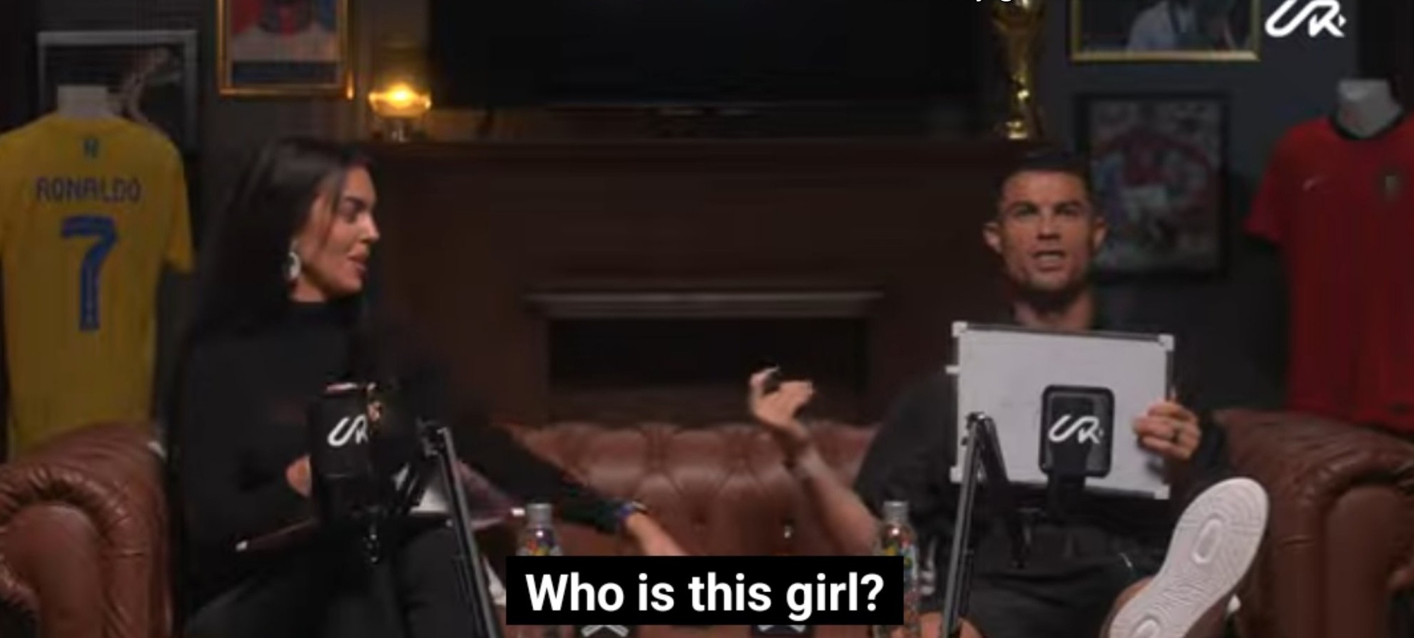 Ronaldo lam Georgina be mat anh 1