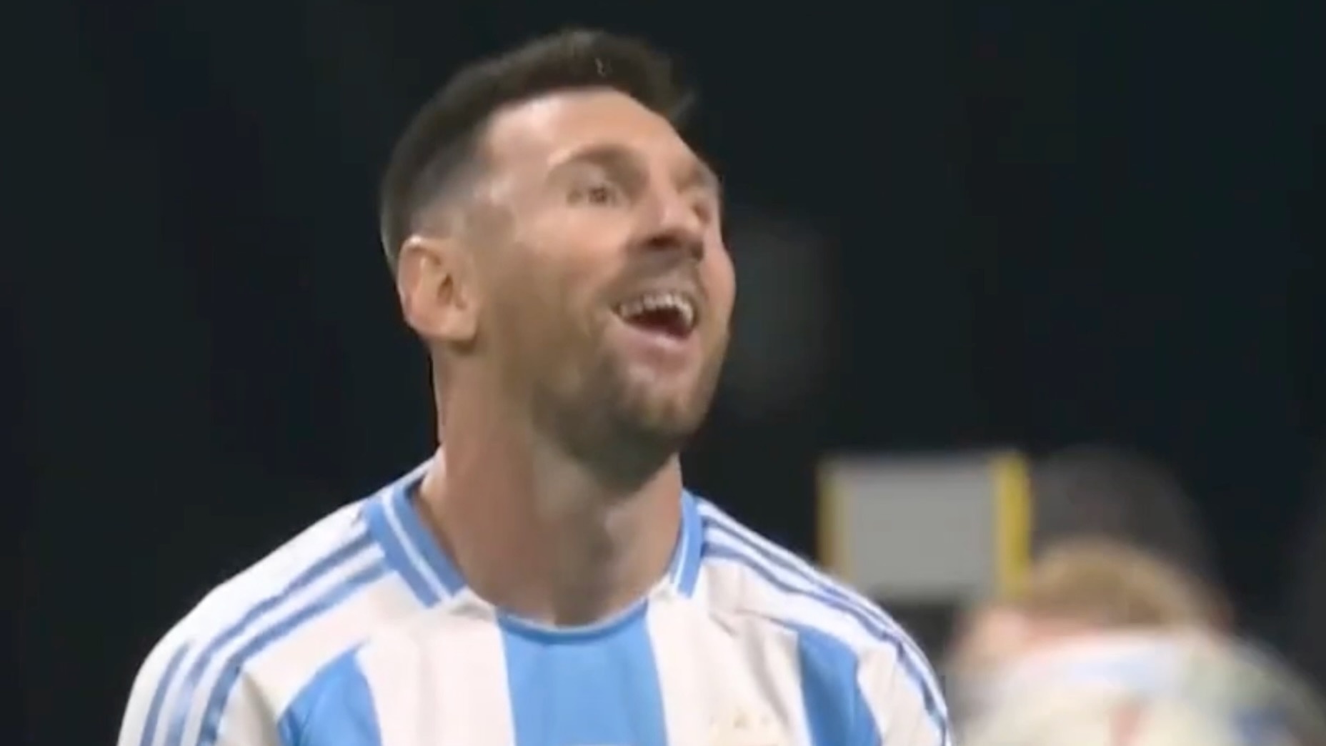 Messi bo lo co hoi ngon an khi doi mat thu mon hinh anh