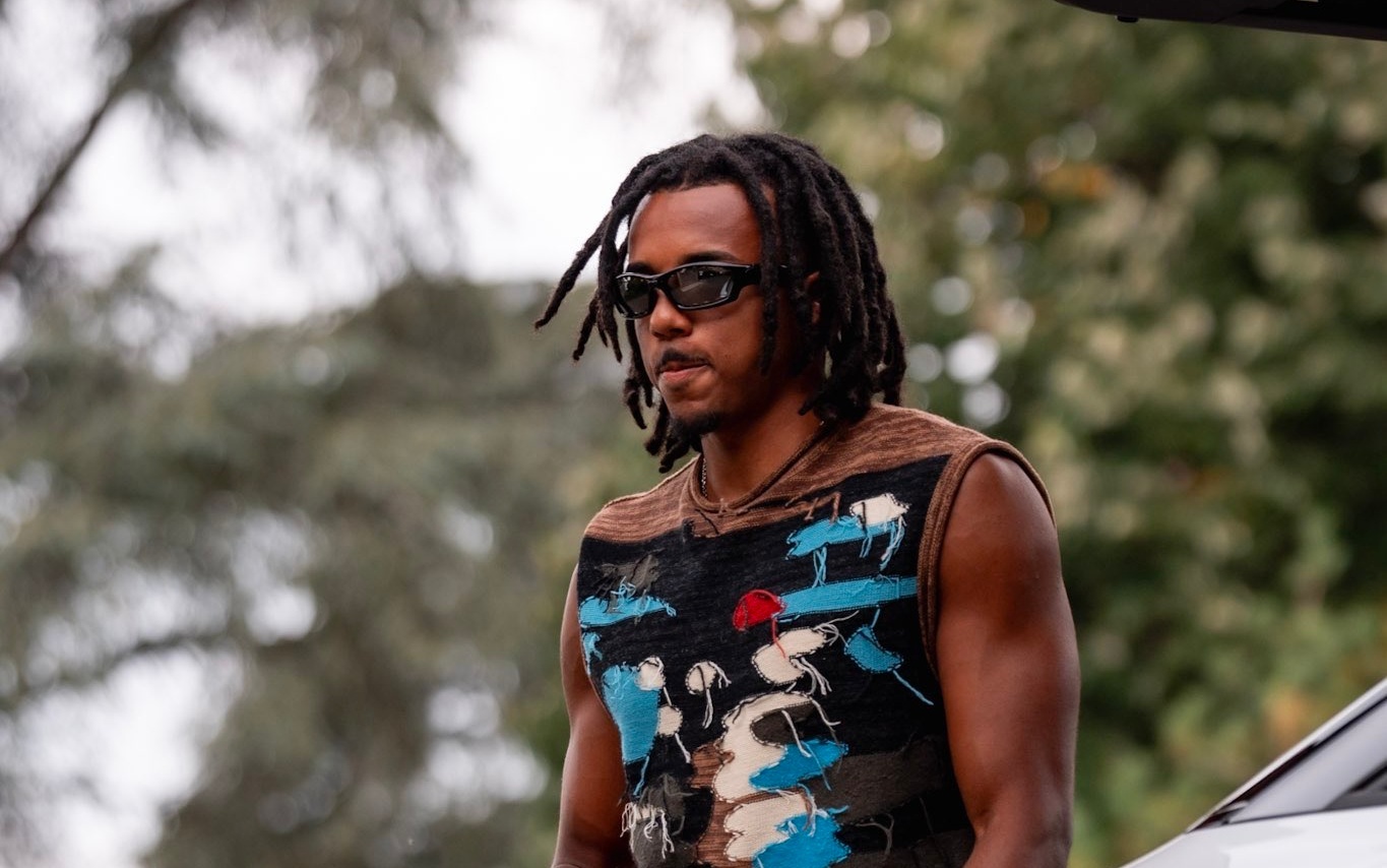 Phong cach cua Jules Kounde hinh anh