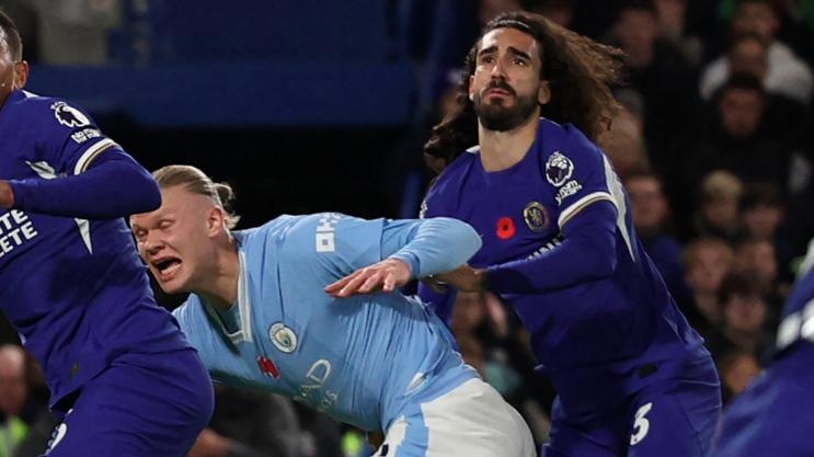 Cucurella chua buong tha Haaland hinh anh