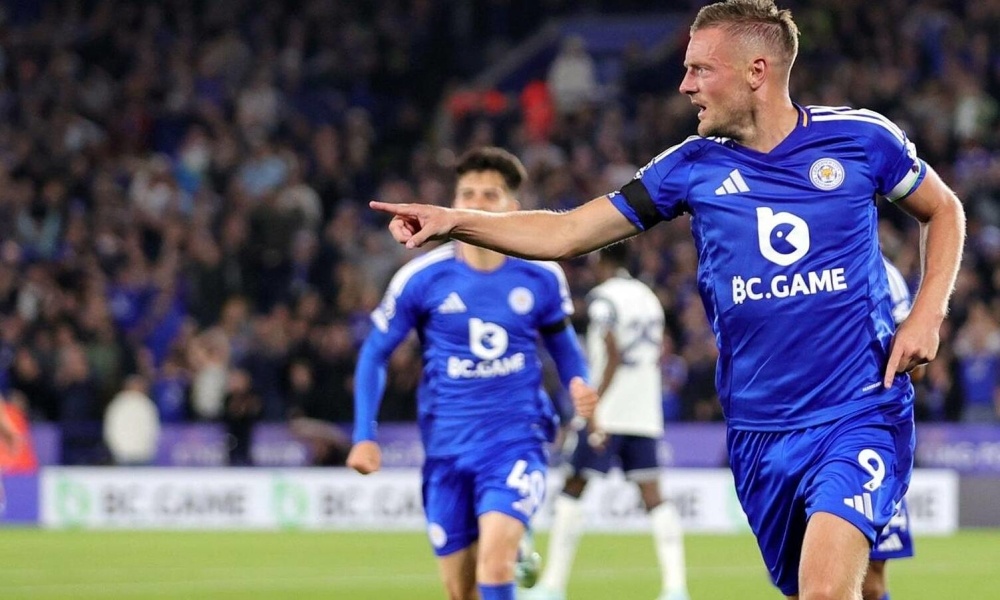 Leicester bi tru 7 diem anh 1