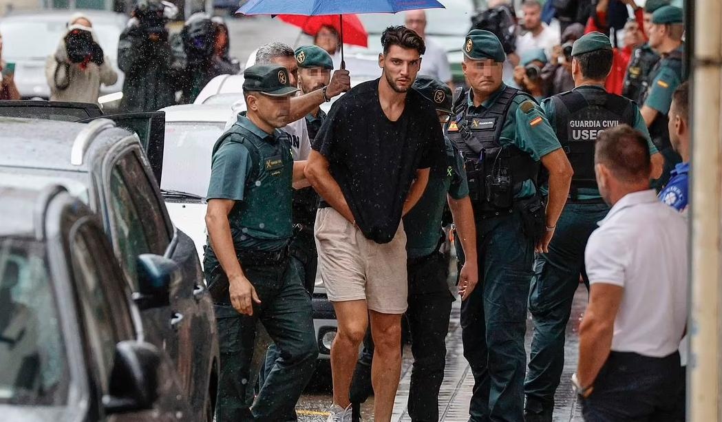 Cuu tien dao Premier League bi bat vi nghi van tan cong tinh duc hinh anh