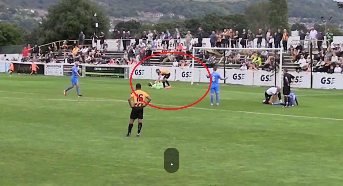 Cau thu nhan the do vi cay cu hinh anh