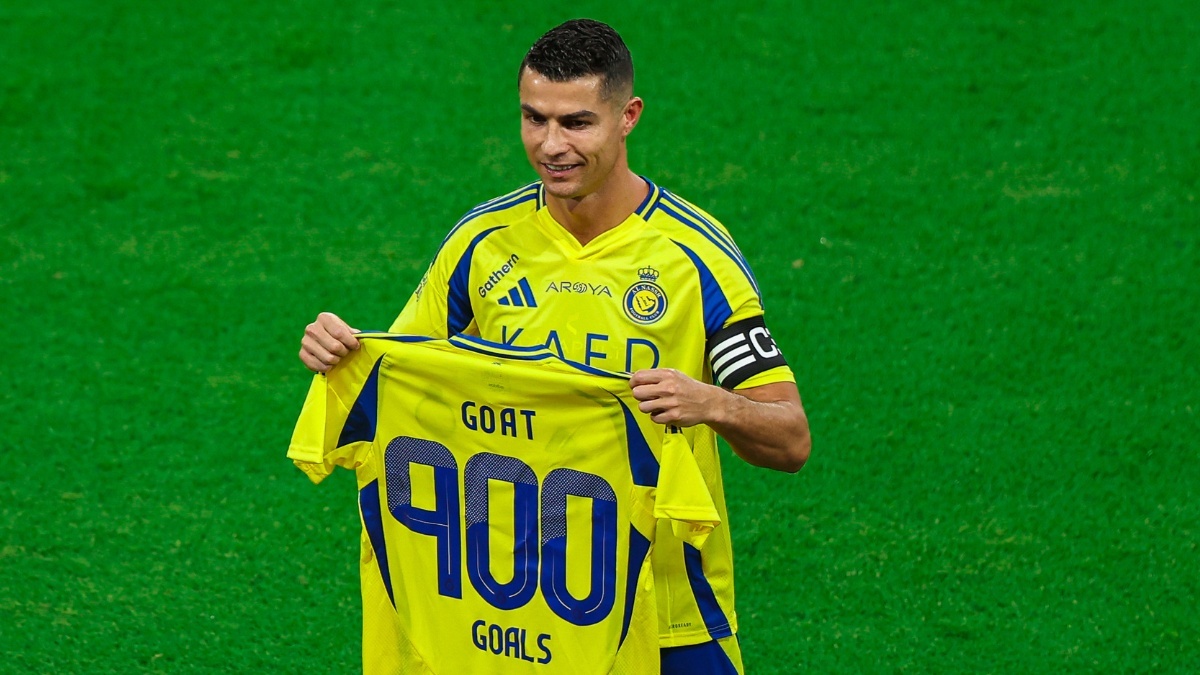 Ronaldo tit ngoi trong ngay duoc Al Nassr vinh danh hinh anh