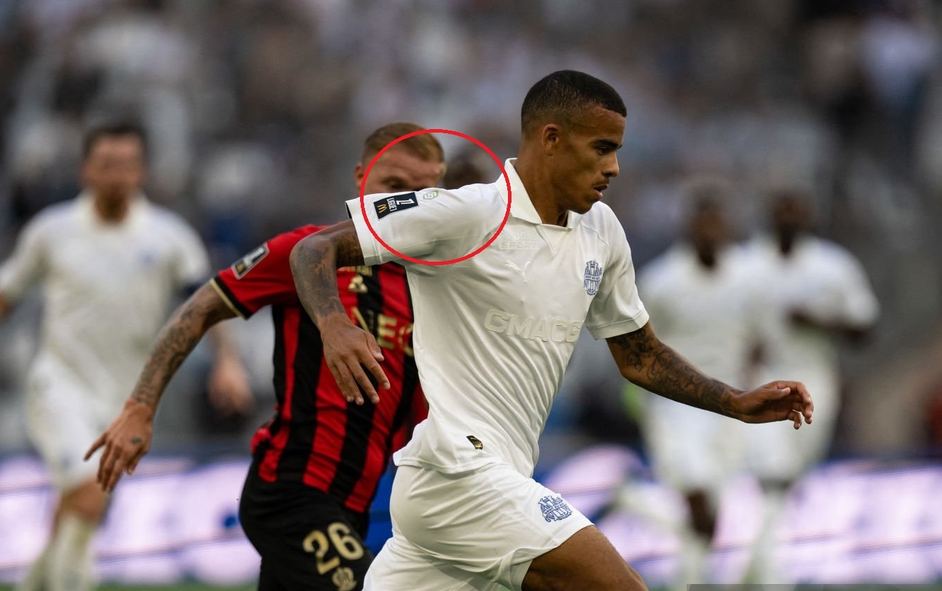 Chiec ao dac biet cua Greenwood hinh anh