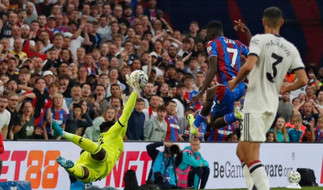 Pha cuu thua gay sot cua Onana hinh anh