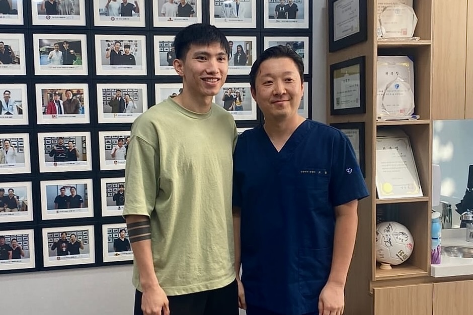 Van Hau lai sang Han Quoc dieu tri chan thuong hinh anh