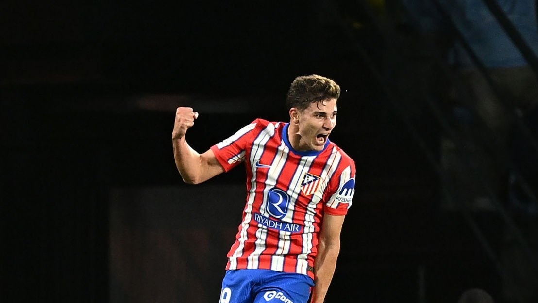 Julian Alvarez toa sang hinh anh