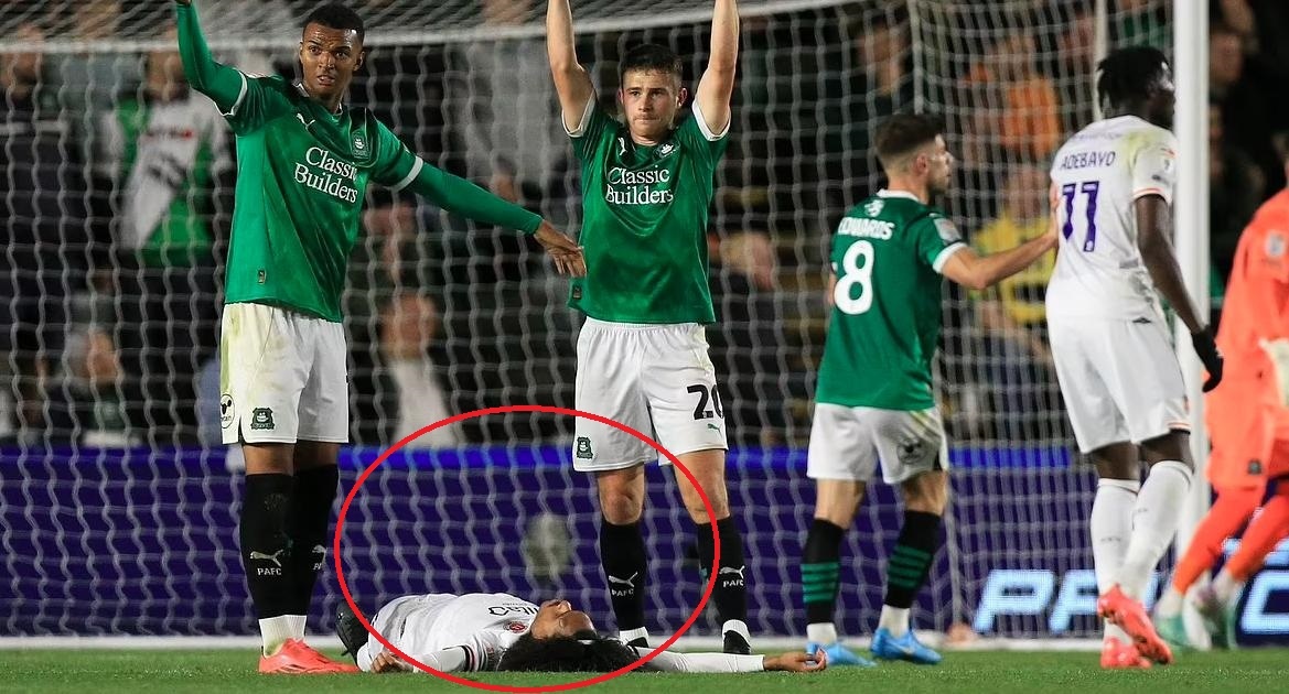 Cuu sao MU do guc xuong san hinh anh