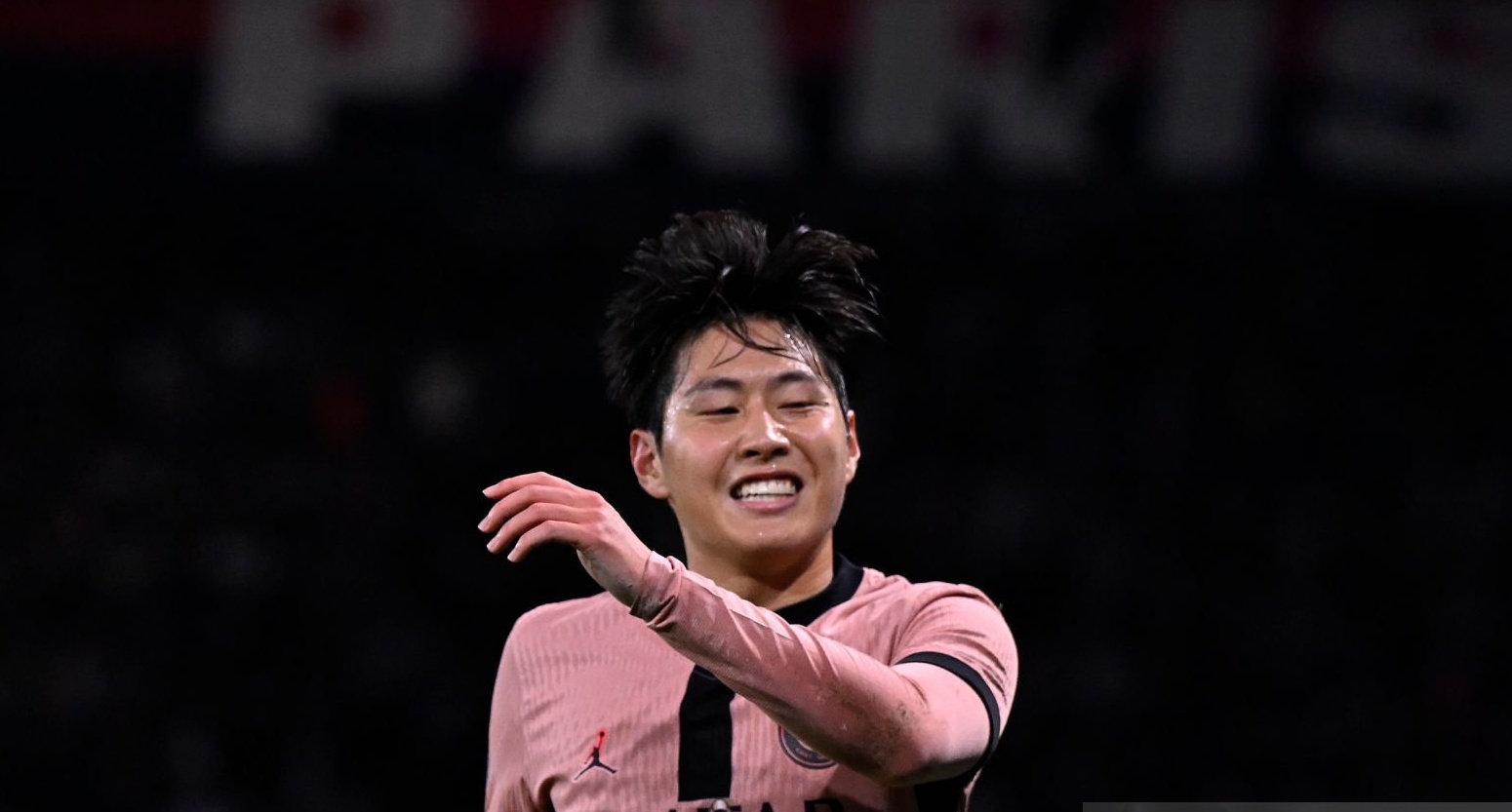 Lee Kang-in giup PSG quen nhanh Mbappe hinh anh