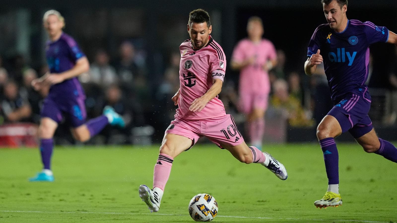 Messi lap sieu pham, mang trong tai hinh anh