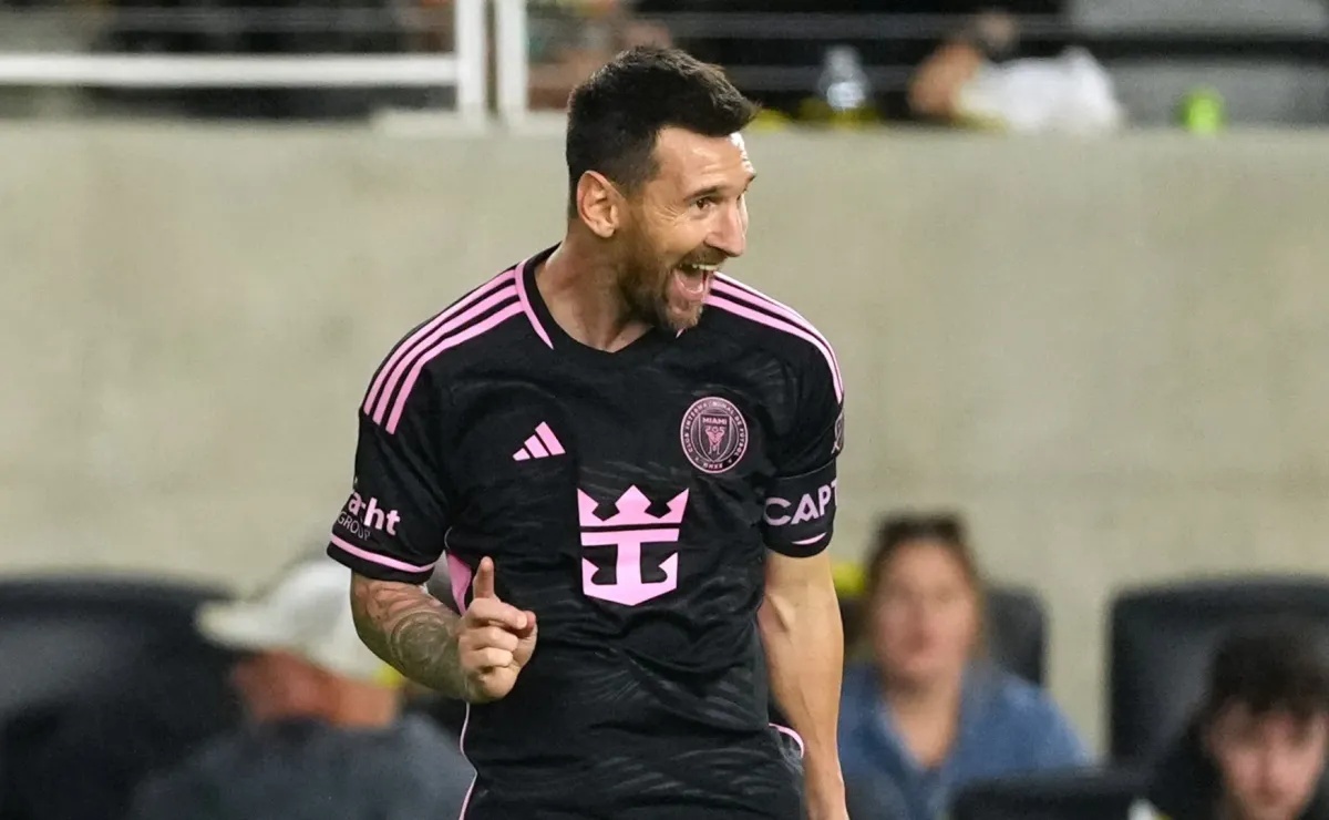 Cu dup dang cap cua Messi hinh anh